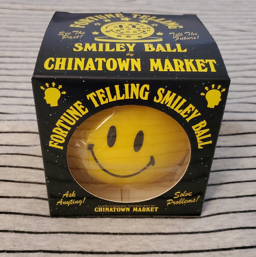 Chinatown Market Smiley Ball